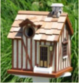 outdoor-decor-birdhouse